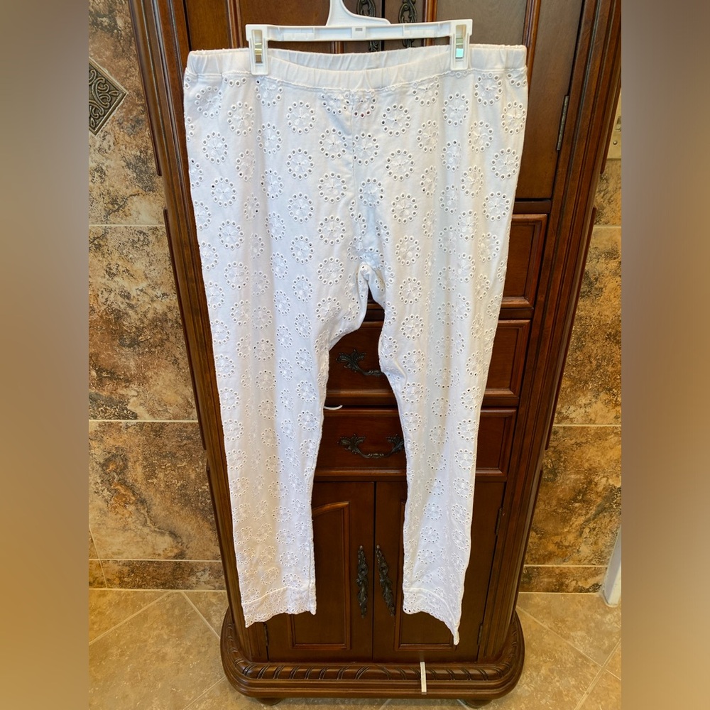 Johnny Was Eyelet Embroidered Leggings